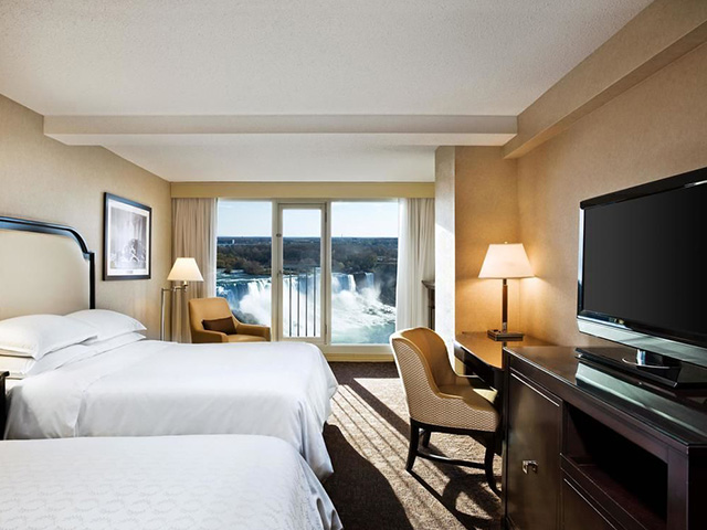シェラトン オンザフォールズ Sheraton On The Falls Hotel